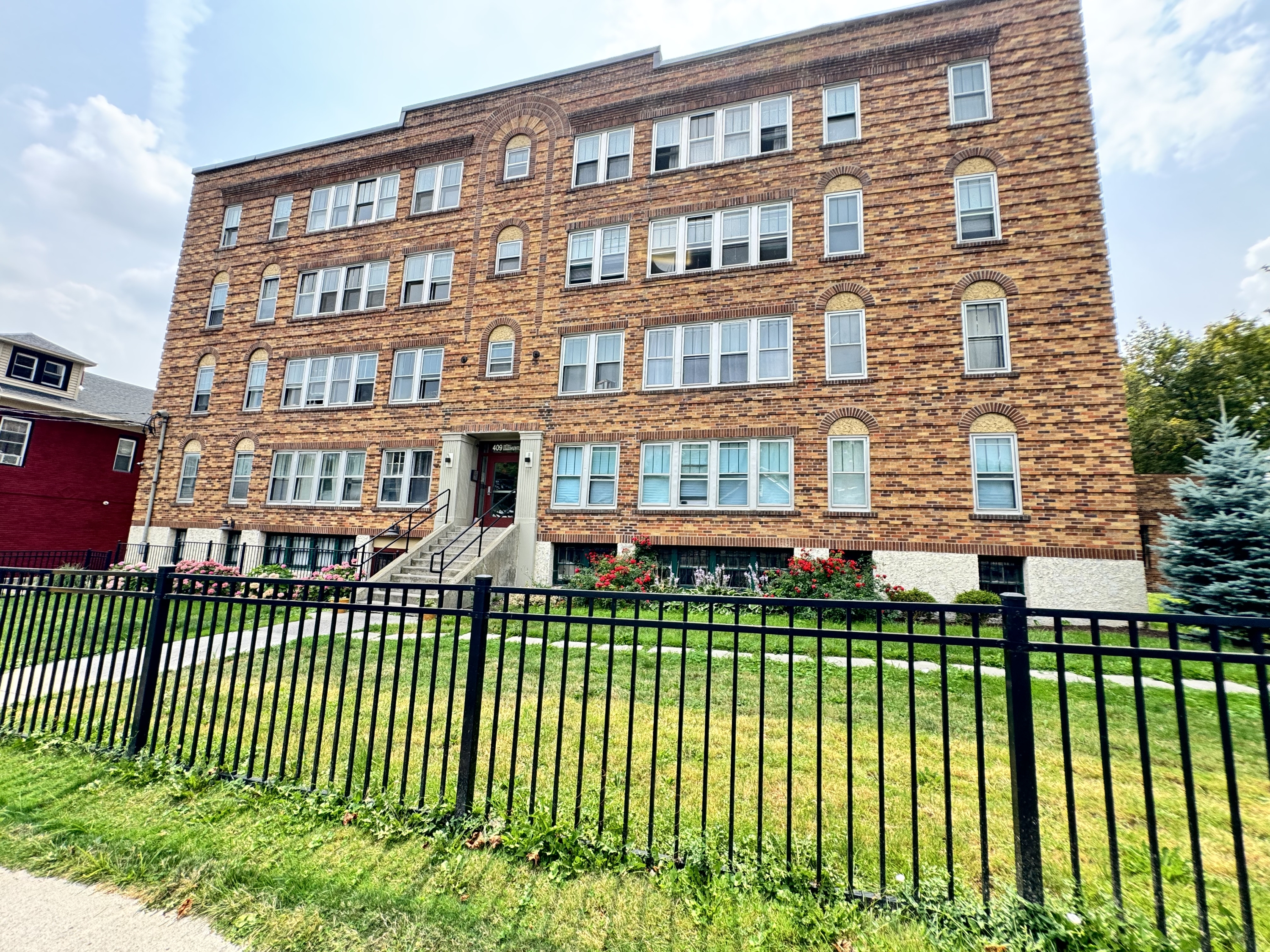409 Stolp Avenue - 302